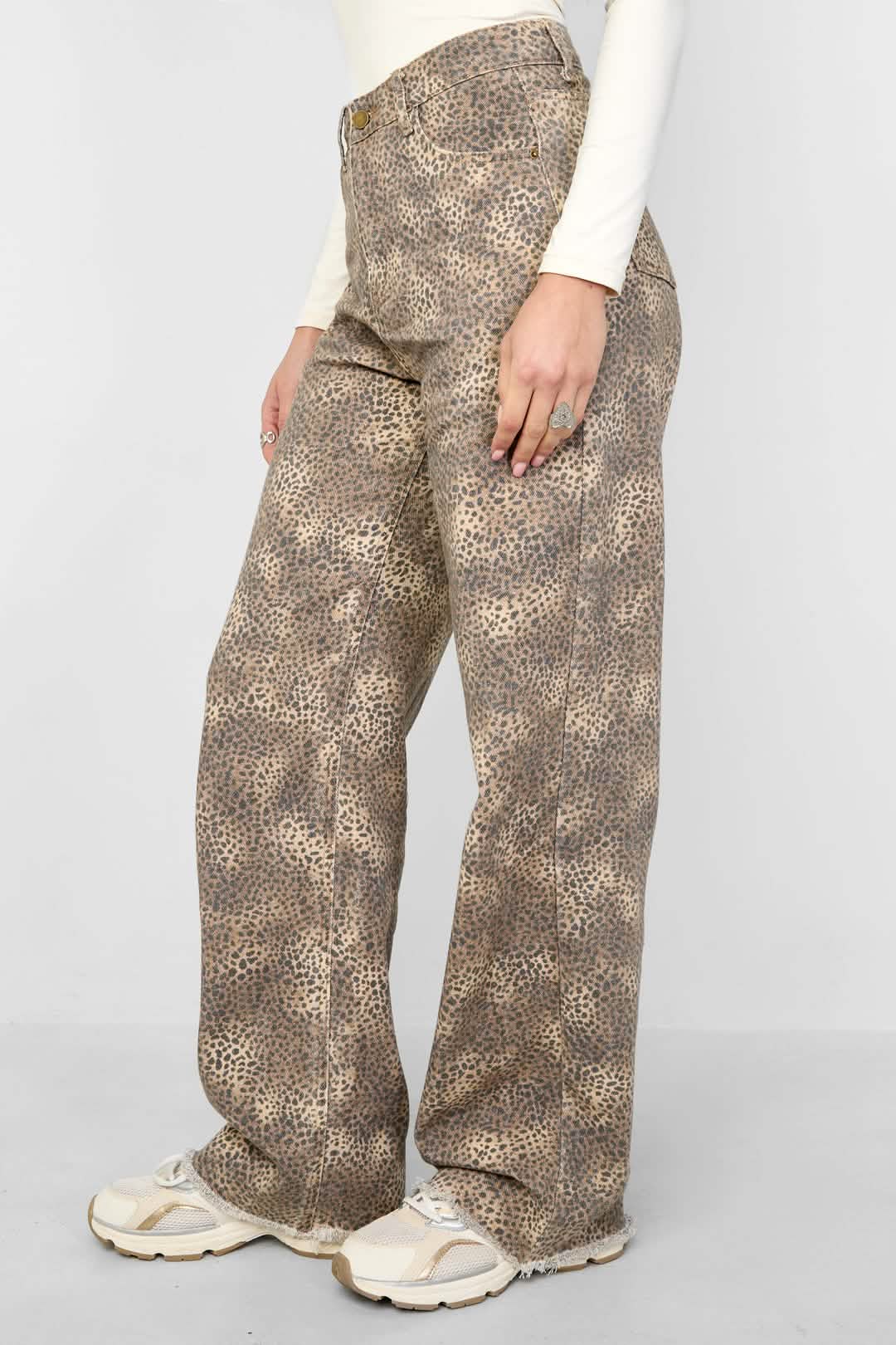 The Cowgirl & Loving Leopard JeansClothes/Women's denim/Denim pantsLovirea